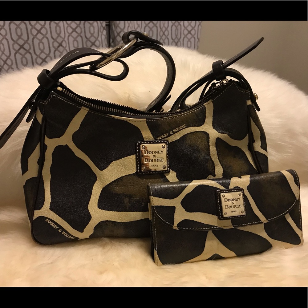 Dooney and Bourke Purse & Wallet